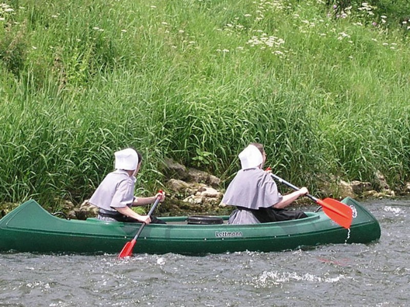 Schwestern-auf-Fahrt
